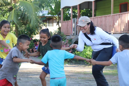 WorldVisionCO's tweet photo. Frente a las cifras de violencia que afectan a la niñez, desarrollamos encuentros comunitarios que integran reconciliación, sostenibilidad ambiental y participación en distintos territorios del país. #DíaInternacionalDeLaPaz
👇Conoce más aquí:https://t.co/jGUAvqoeBa https://t.co/z6E8tIcNx8