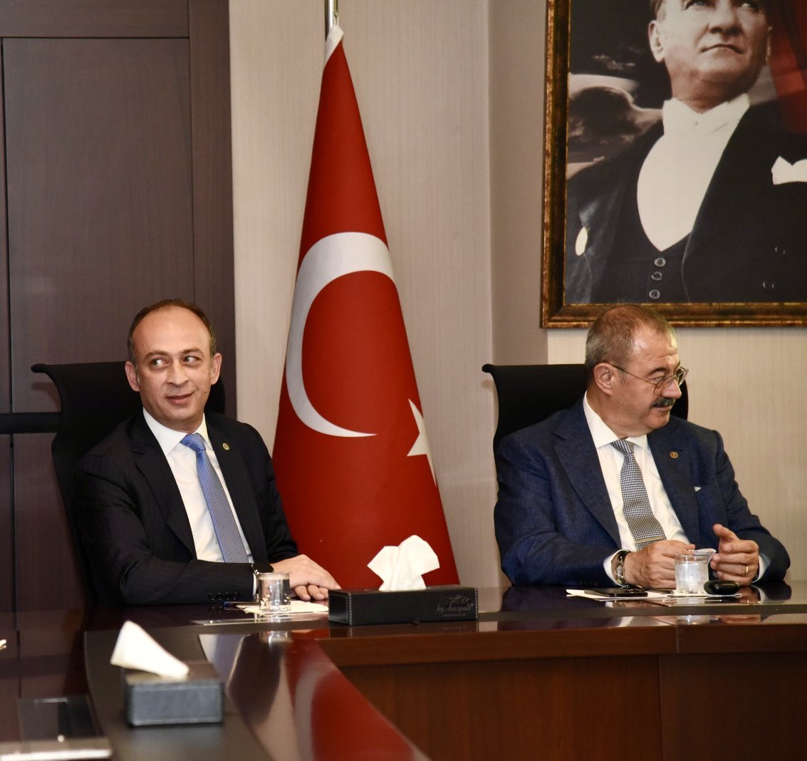 Türk Çimento Yönetim Kurulu Başkanlığına seçilen SANKO Holding Yönetim Kurulu Başkanı Sayın Adil Sani Konukoğlu ağabeyimi kutlar, hayırlı olmasını temenni ediyorum.
🇹🇷