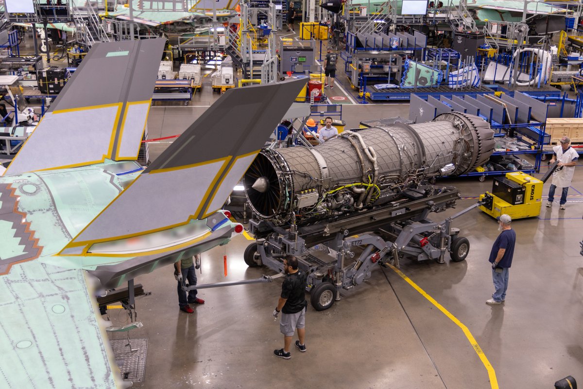 FinnishAirForce's tweet image. The engine has been installed in Finland’s first F-35 fighter, aircraft JF-501, at Lockheed Martin’s facility in Fort Worth, United States. The aircraft is powered by one Pratt &amp;amp; Whitney F135-PW-100 bypass turbofan engine.

📸 @LockheedMartin 

#ilmavoimat #F35Programme #JF501