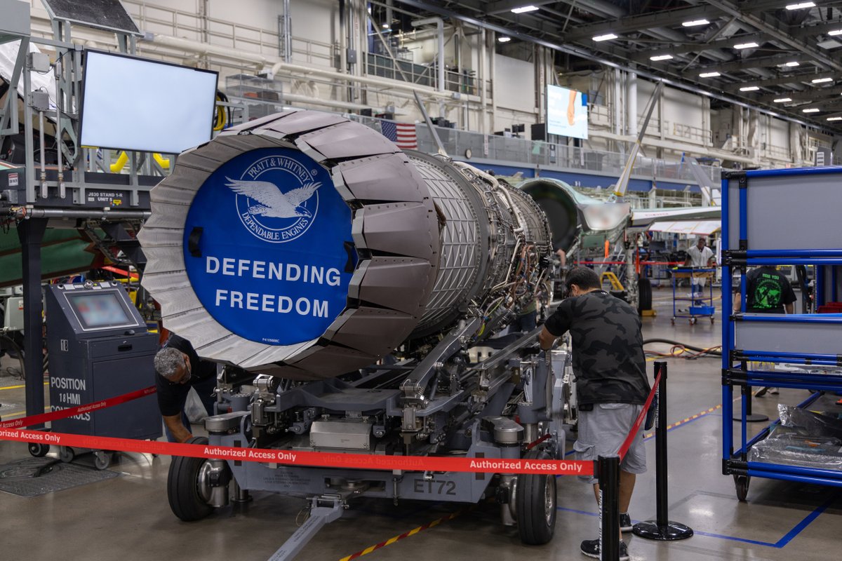FinnishAirForce's tweet image. The engine has been installed in Finland’s first F-35 fighter, aircraft JF-501, at Lockheed Martin’s facility in Fort Worth, United States. The aircraft is powered by one Pratt &amp;amp; Whitney F135-PW-100 bypass turbofan engine.

📸 @LockheedMartin 

#ilmavoimat #F35Programme #JF501