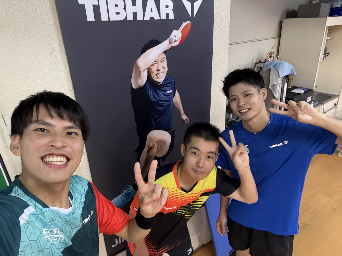 rallyobake's tweet photo. オレンジ卓球場の脇田さ��、ごぶりんずのたーしさんと撮影しました🍊

硬式・ラージ両方で試合できてすごく楽しかったです！

関西の人と特に硬式で試合することは少ないので勉強にもなりました😊

2人からプレイスタイルがわったさんに似ていると言われました笑

#TIBHAR https://t.co/XATLZsynLr