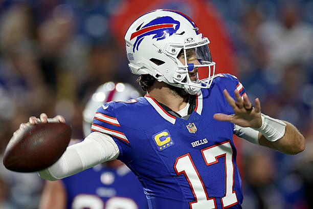 NCSportscast716's tweet photo. Visor @JoshAllenQB just hits different; new level🔓‼️

🎯 22/28
🚀 213 YDS
🙌 3 TD

#NFL | #MIAvsBUF | #BillsMafia | #PhinsUp https://t.co/Q9uKKtJOWV