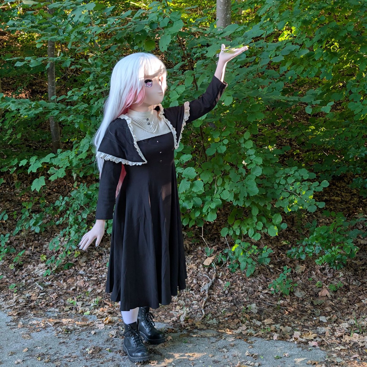 Nature is such a beautiful thing.
Each leaf is its own life for-

Eh? How long have you been watching?

📷: <a href="/GeniNeko/">GeniNeko</a> 

#kigurumi #着ぐるみ