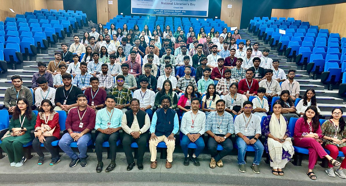 INFLIBNET's tweet image. 102 students & 10 faculty from S.N. Patel Institute of Technology, Bardoli visited @INFLIBNET on 19th Sep 2025. Sh Manoj Kumar K, Scientist- F(CS) addressed the gathering. Dr H.G.Hosamani, Consultant (LS) delivered an insightful lecture on @INFLIBNET activities & services.