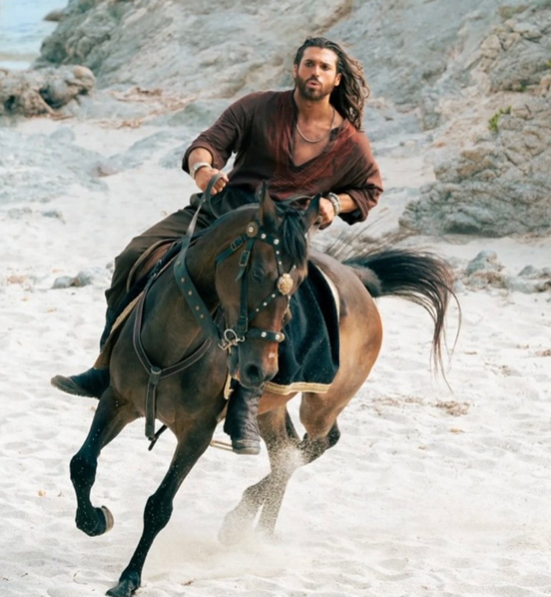 Como me gusta lo de...

👑  EL PRINCIPE PIRATA  👑      💙💙

#CanYaman ⭐️ 
#Sandokan ⚔️🏴‍☠️