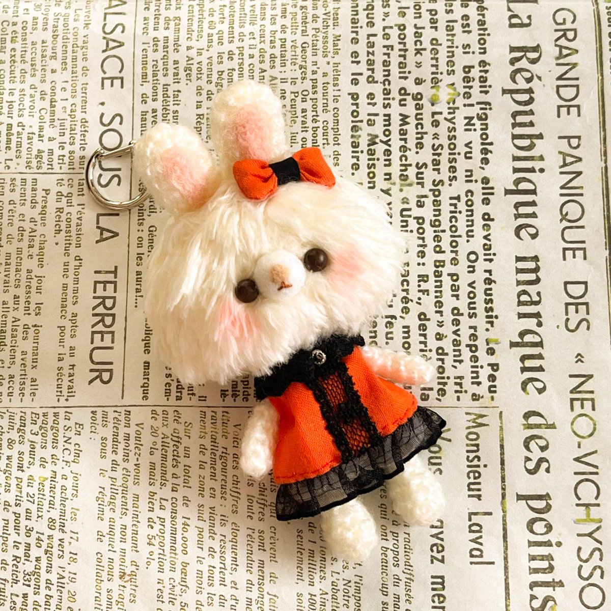 久しぶりにあみぐるみ作りました♪
ハロウィンウサギさんです＾＾
今宵はハロウィン「お菓子をくれないといたずらしちゃうよ」ハッピーハロウィン👻

先ほどminneさんの方へ出品しましたので
宜しかったら覗いて見て下さい♪