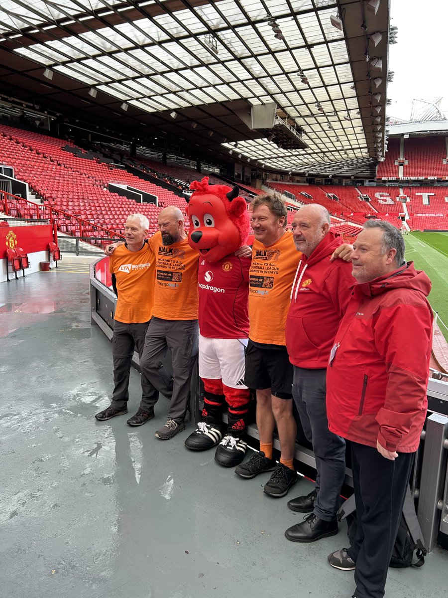 I had the pleasure of meeting Xavier during his <a href="/Walk92uk/">Walk92 UK</a> trek.

He is shining a light on the great work the 92 clubs do in their community and it was enjoyable to give him an overview of <a href="/MU_Foundation/">Manchester United Foundation</a>’s current activity. 

Support him, if you can 🤝bit.ly/4nwzlcm