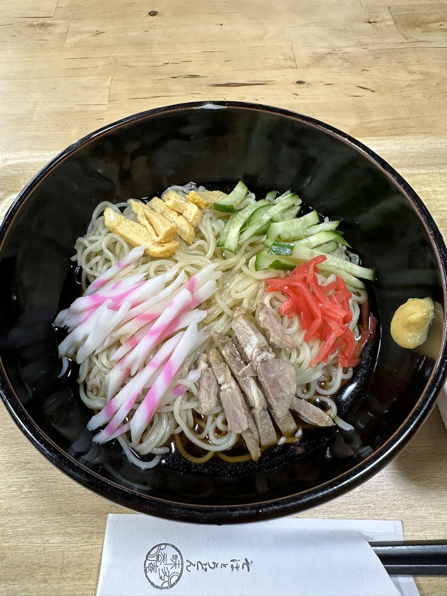 涼しくなって来ましたね

昨日は味多香庵さんの冷やし中華。
そろそろ終わるような気がして。今年一番いただいた冷やし中華。お蕎麦屋さんなのにいつも頼むのが冷やし中華って😂
そのくらい、どストライク。あのきき過ぎるくらいツーンとくるカラシもいいね。今シーズンもっかいくらい食べたいな😌
→