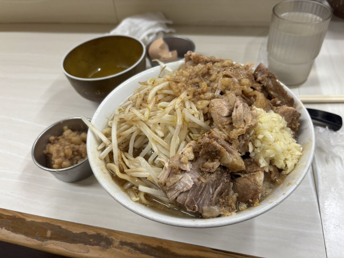 仕事終わりに30分歩けば、あんま並ばずにこれが食べれることが分かったので、私はもう長くないかもしれません。