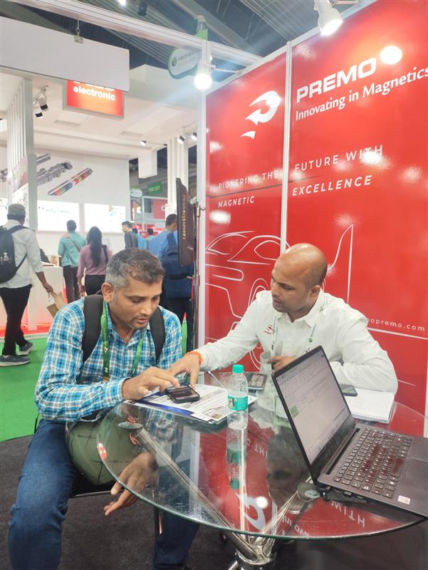 premogroup's tweet image. Day 2 of #ElectronicaIndia ✅
Exciting demos &amp;amp; great discussions on Premo’s magnetics for #emobility &amp;amp; wireless power transfer. ⚡

📌 Last chance tomorrow! Find us at Hall 2, Stand 2.F25.
#PowerElectronics #wearepremo