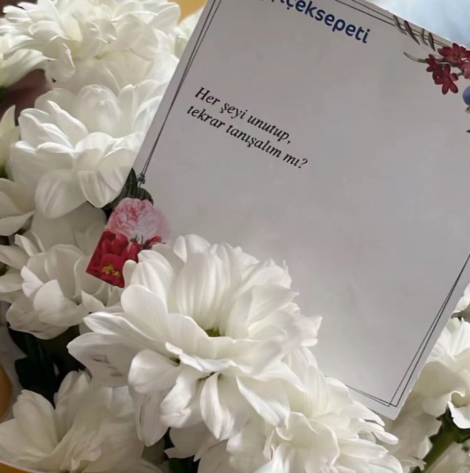 Böyle bir çiçek gönderse naparsınız