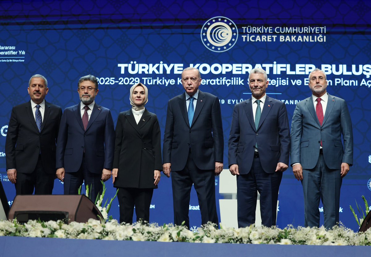 tcbestepe's tweet photo. “Kooperatifler, yerel kalkınmanın temel aktörüdür” https://t.co/l9cv8BdWRv https://t.co/YYrUCArM90