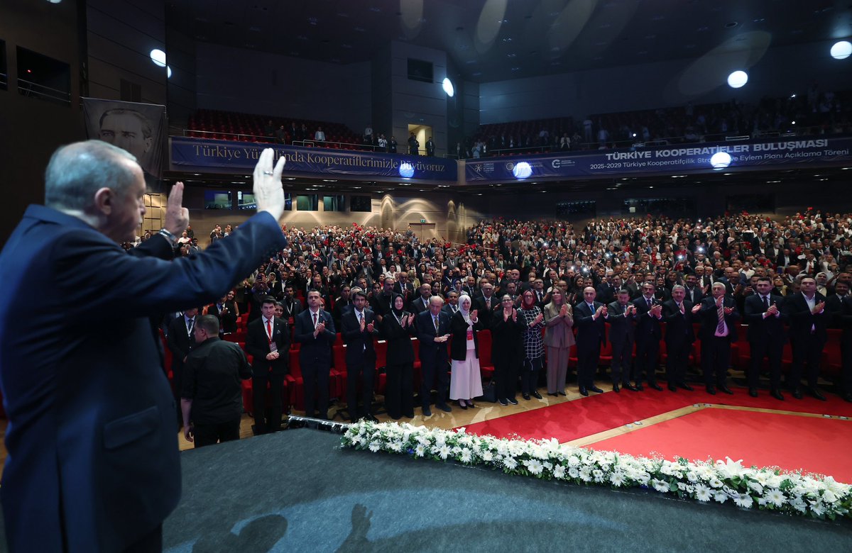 tcbestepe's tweet photo. “Kooperatifler, yerel kalkınmanın temel aktörüdür” https://t.co/l9cv8BdWRv https://t.co/YYrUCArM90