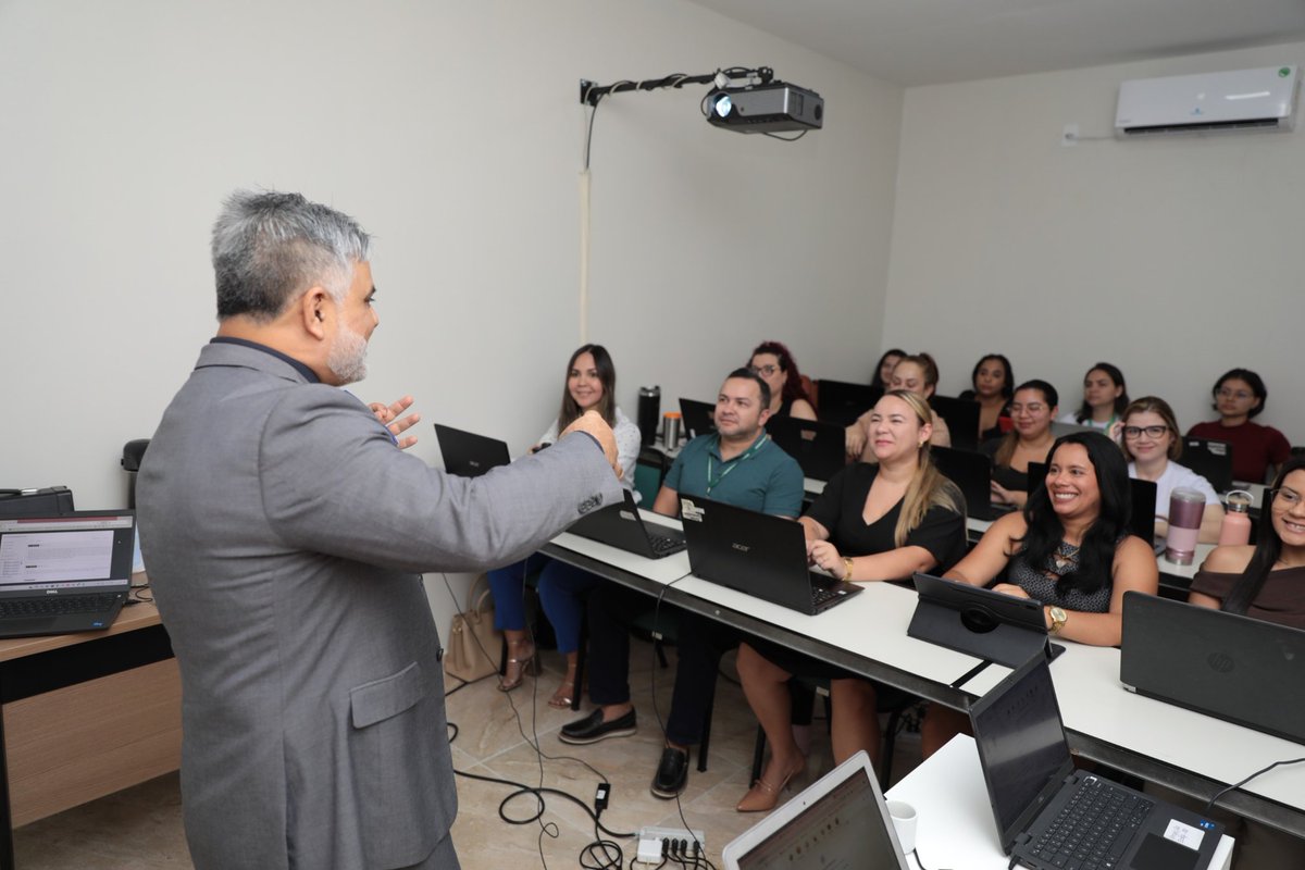DefensoriaRR's tweet photo. 🚀 Inovação e Justiça lado a lado!

A @defensoriarr encerra nesta sexta-feira, 19 de setembro, a Capacitação em Inteligência Artificial no Âmbito Jurídico, ministrada pelo subdefensor público-geral Natanael Ferreira. 📚⚖️ https://t.co/uolTXqLfjM