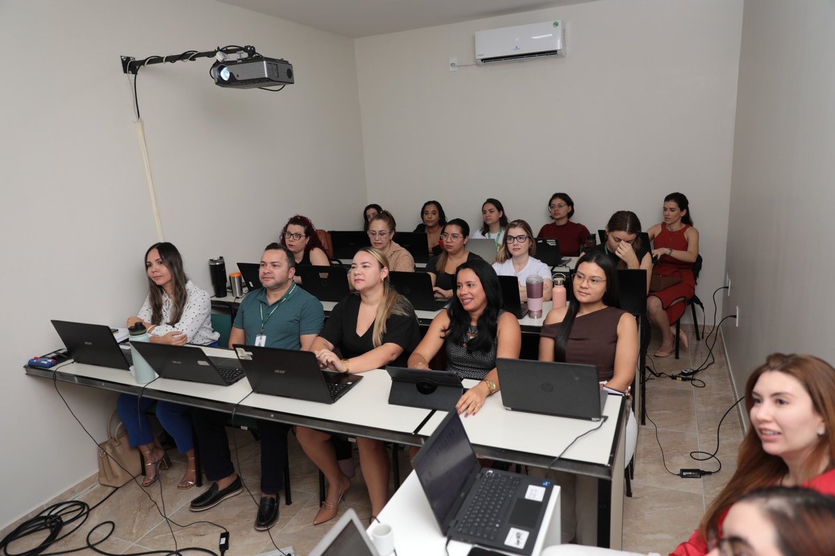 DefensoriaRR's tweet photo. 🚀 Inovação e Justiça lado a lado!

A @defensoriarr encerra nesta sexta-feira, 19 de setembro, a Capacitação em Inteligência Artificial no Âmbito Jurídico, ministrada pelo subdefensor público-geral Natanael Ferreira. 📚⚖️ https://t.co/uolTXqLfjM