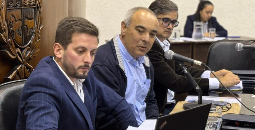 Diego Martini Lemos (@cabezamartini) on Twitter photo 🔴Llamado a sala al alcalde de San Gregorio de Polanco por pagos que no están justificados, gastos excesivos en restaurantes del poblado, compras directas a personal de confianza, etc. Además continúa investigación en Fiscalía al intendente Wilson Ezquerra. 
📻Ahora en 🔴Llamado a sala al alcalde de San Gregorio de Polanco por pagos que no están justificados, gastos excesivos en restaurantes del poblado, compras directas a personal de confianza, etc. Además continúa investigación en Fiscalía al intendente Wilson Ezquerra. 
📻Ahora en