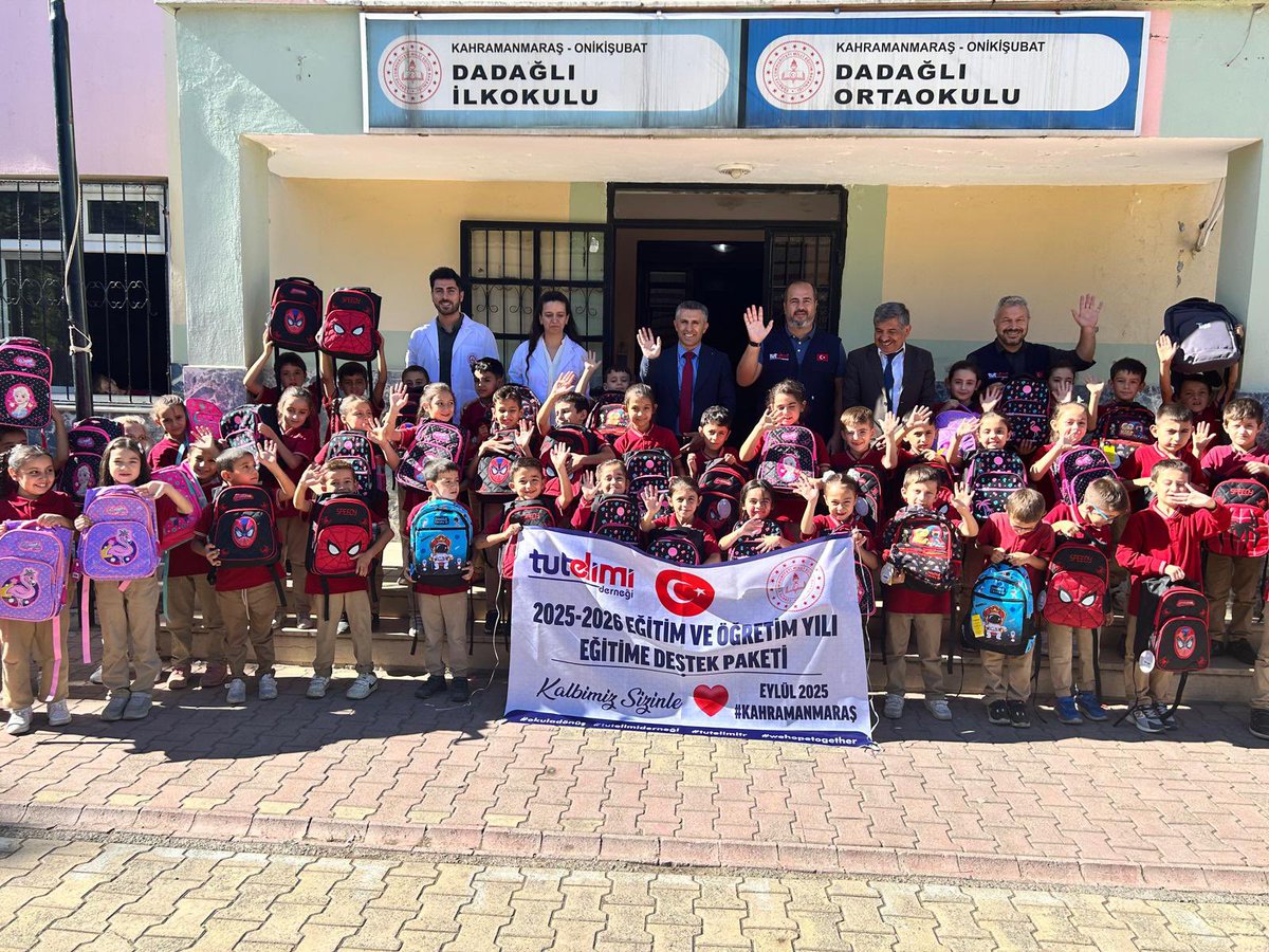Kahramanmaraş İl Millî Eğitim Müdürlüğü (@kmarasilmem) on Twitter photo Tut Elimi Derneği temsilcileri Selman Çeliktaş ve Fahrettin Çolak, İl Millî Eğitim Müdür Yardımcımız Hasan Acaboğa ile birlikte Büyükşehir Belediyesi İlkokulu ve Dadağlı İlkokulu’nu ziyaret etti.
🎒Ziyarette öğrencilerimize kırtasiye malzemeleri dağıtıldı. Tut Elimi Derneği temsilcileri Selman Çeliktaş ve Fahrettin Çolak, İl Millî Eğitim Müdür Yardımcımız Hasan Acaboğa ile birlikte Büyükşehir Belediyesi İlkokulu ve Dadağlı İlkokulu’nu ziyaret etti.
🎒Ziyarette öğrencilerimize kırtasiye malzemeleri dağıtıldı.