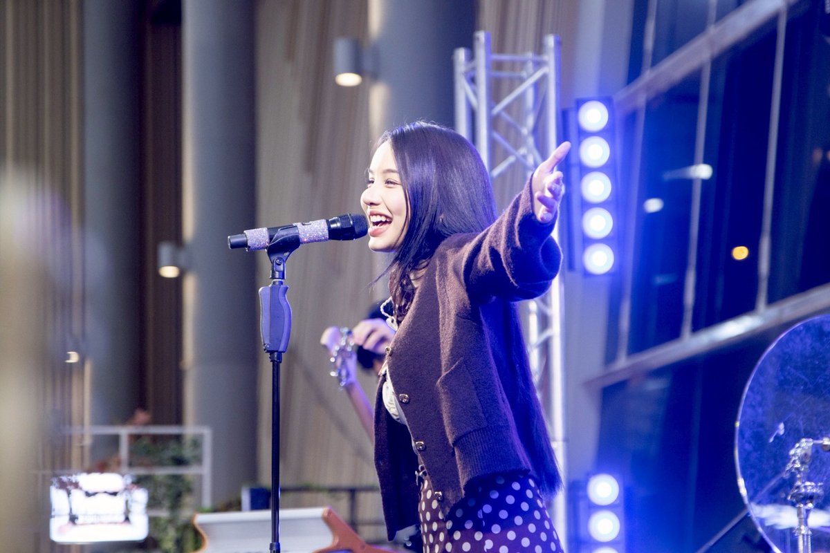 futurepark's tweet photo. ค่ำคืนสุดมันส์ไปกับ MINI CONCERT 🎤✨
BOWKYLION 🎶💖
ทั้งช้อปแฟชั่น ครบจบที่งานเดียว 🎉
📍 Alive Park Hall ชั้น G ฟิวเจอร์พาร์ค
#MASIKA #FutureParkAndZpell #MiniConcert https://t.co/hLew2zMk9p