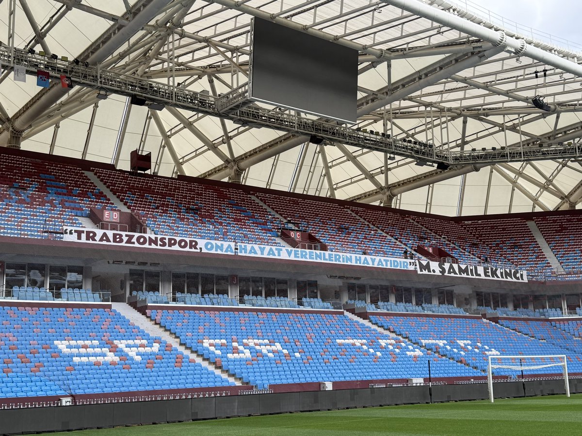 KuzeyTarafi's tweet photo. “Trabzonspor ona hayat verenlerin hayatıdır.”

Mustafa Şamil Ekinci

Yarın oynayacağımız maç için tribünümüzü hazırladık. Biz hazırız! Efsanemiz Mustafa Şamil Ekinci’yi bir kez daha rahmetle anıyoruz. https://t.co/9pvdfAs6HQ