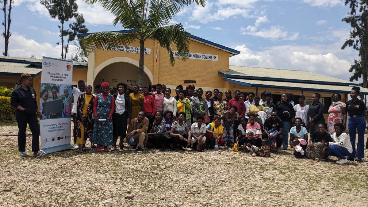muri <a href="/Nyamagabe/">Nyamagabe District</a>
#Youth #center twakiriye abashyitsi baturutse mu buyobozi bukuru bwa@DOTRwanda aho harebwaga ibikorwa ndetse n'itangwa ryamahugurwa aho bigeze muri gahunda ya #DSEProgram, abashyitsi bashimiye ubufatanye n'akarere ka @nyamagabe ndetse bashimira nubuyobozi bw'ikigo