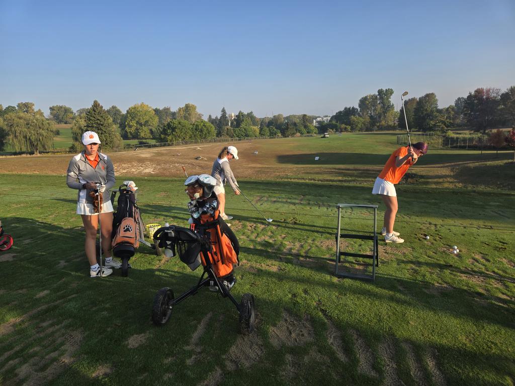 Ladies warming up for Sectionals. 
Go Bruins