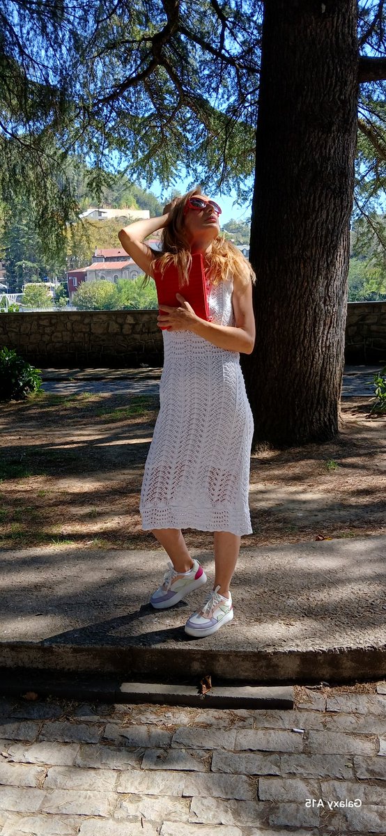 ❣️🌷🤍Friday feels: the promise of relaxation, laughter, and endless possibilities🤍❣️🌷
#Georgia🇬🇪❣️🤍#kutaisi
#FridayVibes 
#KindnessMatters 
#PeaceAndLove