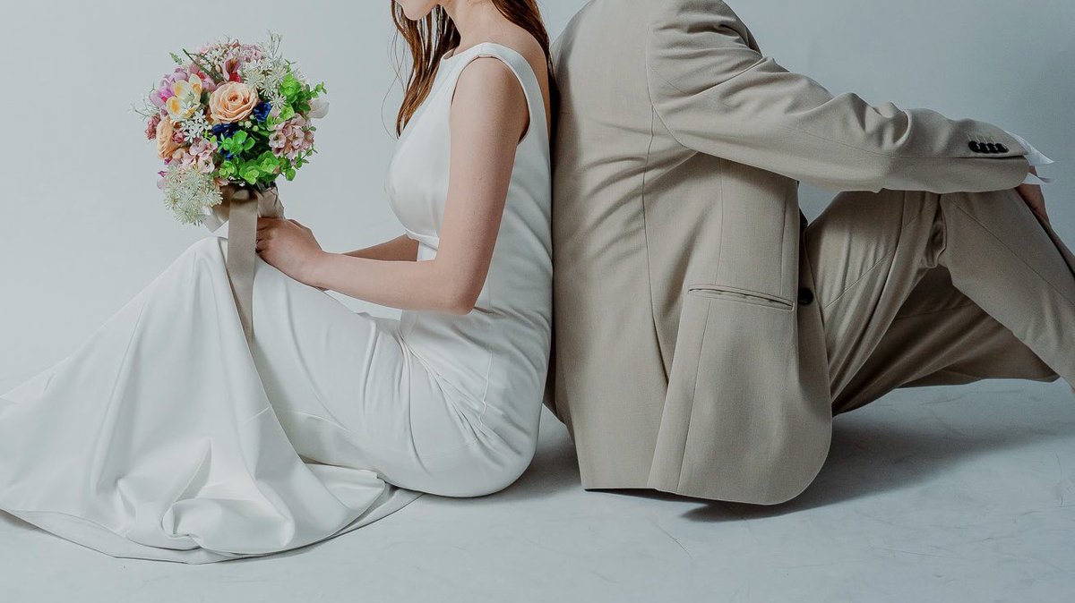 nap_vlog_'s tweet image. セルフフォトスタジオはINAI WEDDINGもおすすめ！全部込みで3万円以下だった😳

☑︎ドレス・タキシードを現地で借りられる（人気のTHE URBAN BLANCHEのドレスもあったよ‼︎）
☑︎背景色を2色選べる（ピンク色おしゃれだった◎）
☑︎デザイナーのおしゃれブーケを借りて撮れる（写真は小物大事🫶🏼）