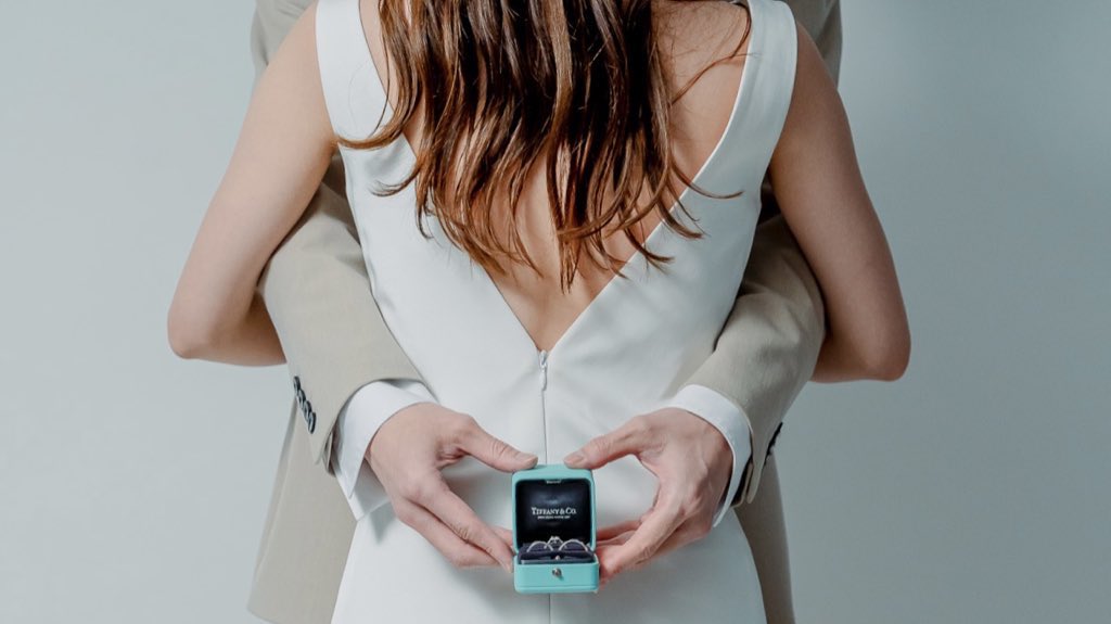 nap_vlog_'s tweet image. セルフフォトスタジオはINAI WEDDINGもおすすめ！全部込みで3万円以下だった😳

☑︎ドレス・タキシードを現地で借りられる（人気のTHE URBAN BLANCHEのドレスもあったよ‼︎）
☑︎背景色を2色選べる（ピンク色おしゃれだった◎）
☑︎デザイナーのおしゃれブーケを借りて撮れる（写真は小物大事🫶🏼）