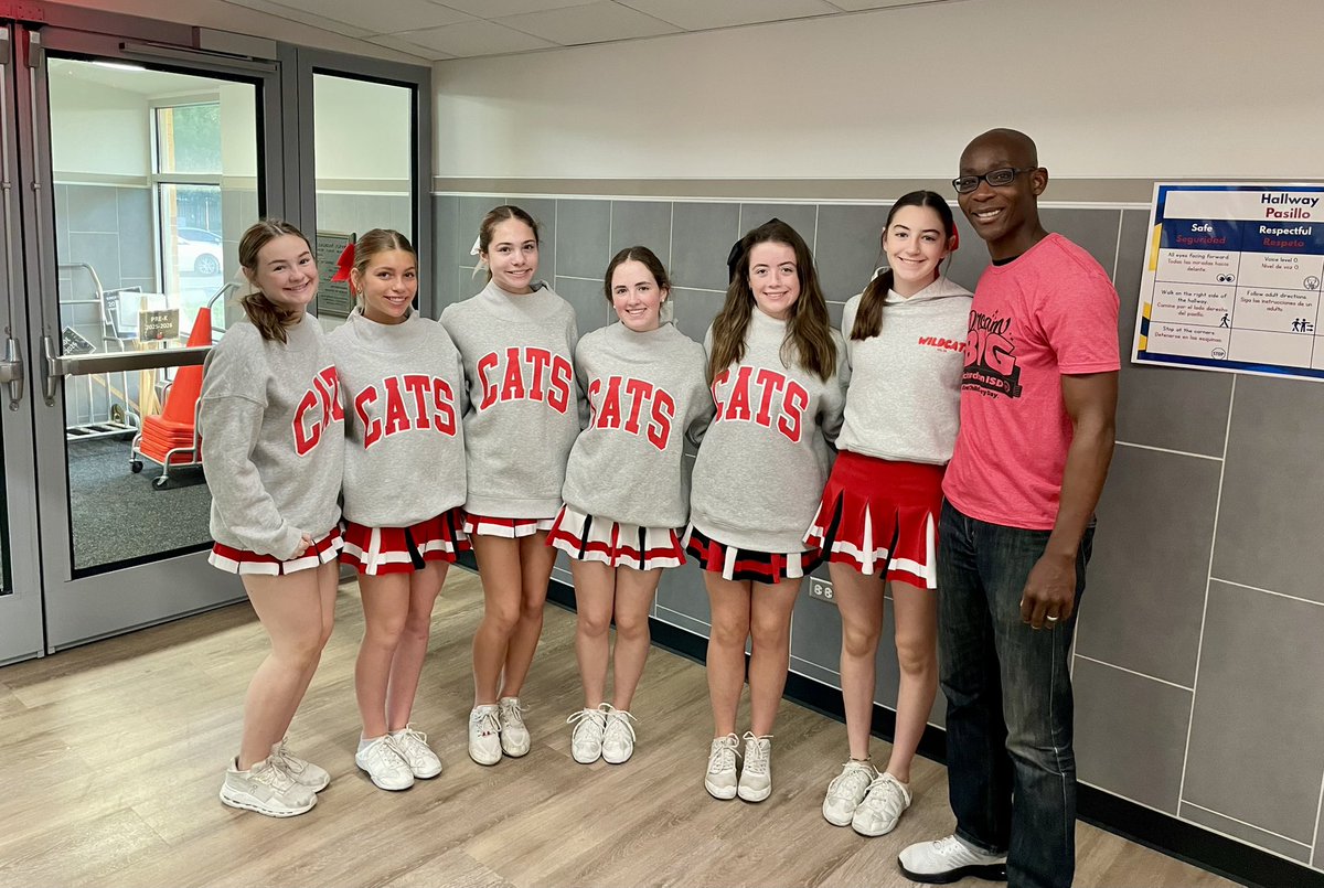 StultsRoadElem's tweet image. Huge thanks to the Lake Highlands HS Cheerleaders for hanging out with us this morning! Your energy, smiles, and spirit made our kids’ day. 💙📣 #LakeHighlands #WildcatPride #CommunityStrong