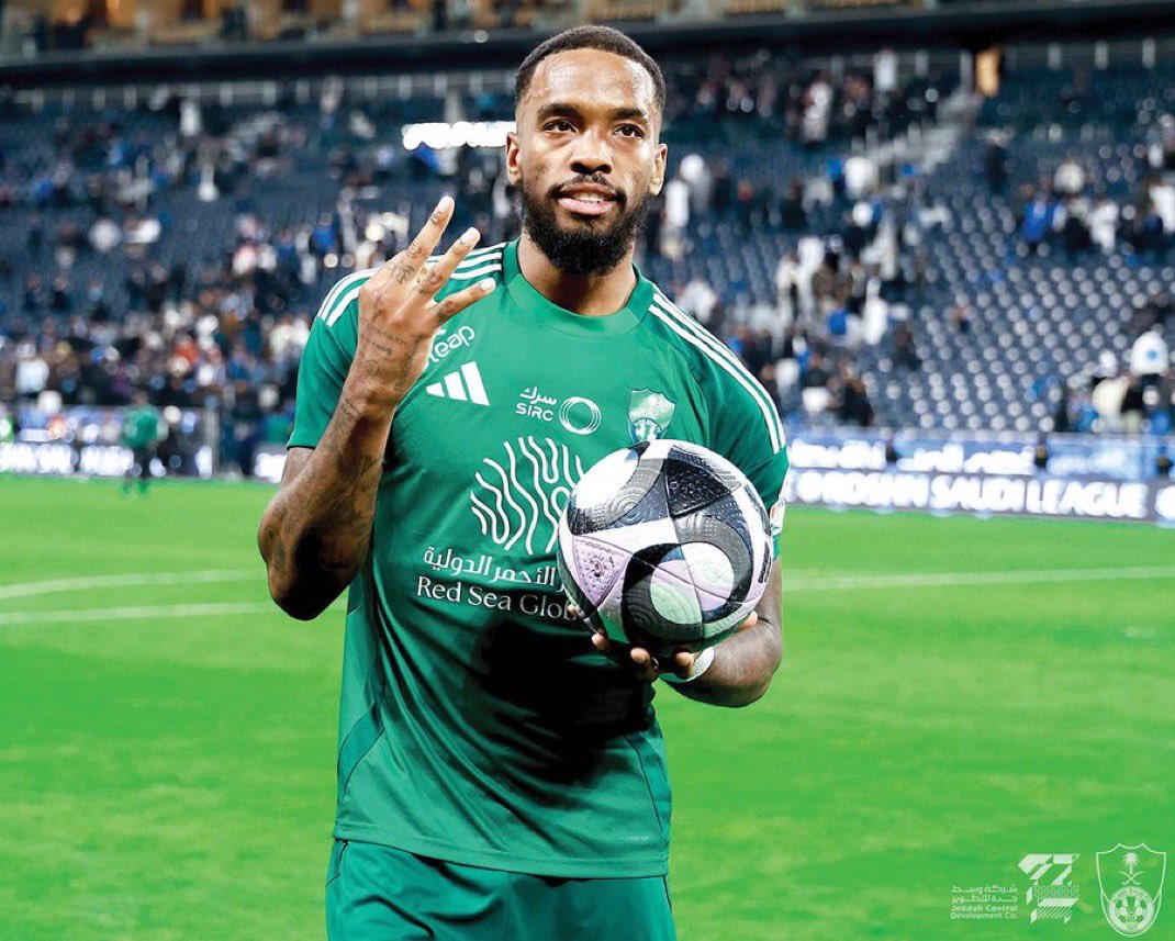 ph_ali9's tweet photo. مساءكم ملكي وفالنا الفرز بإذن الله 🤲🏻💚

#الاهلي_الهلال https://t.co/h72YUsSown