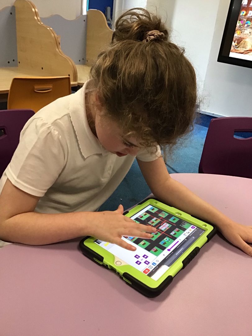 glanhowyprimary's tweet image. Pupils in Y Garn have been using their DCF skills to code the Bee Bots for National Coding Week. We learned how to use the arrows to make our Bee Bots move around the houses! #YGarn #NationalCodingWeek