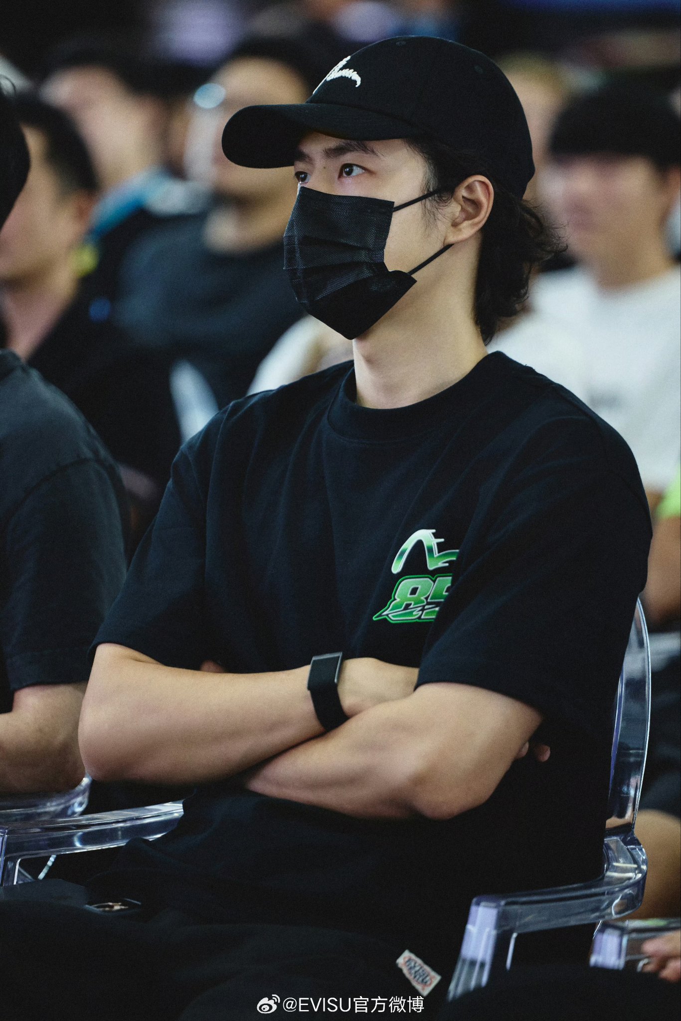 王一博 EVISU WANG YIBO 公式Tシャツ 2024 02 06 EVISU x Wang