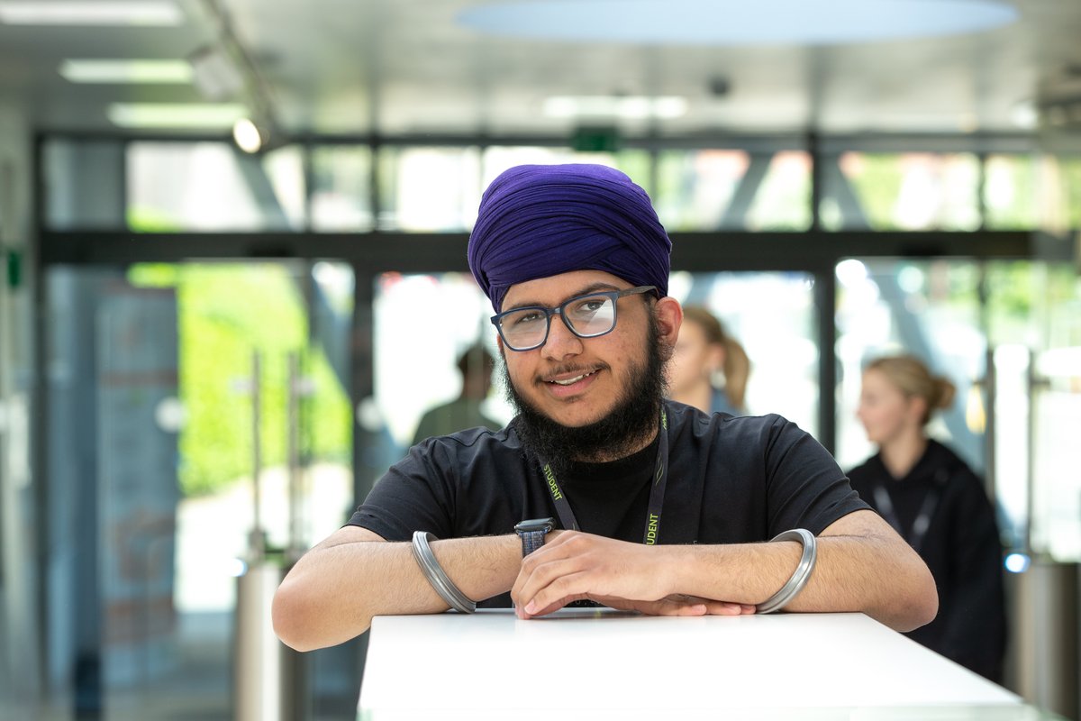 huddnewcoll's tweet image. The HNC Experience Blueprint means your experience is as unique as you and your vision for the future. At HNC you'll be educated, enriched and enlightened. Hear the stories of students including Fue, Lucas, Jayren and Joseph here:  tinyurl.com/4cuk2u54 #BeInspired