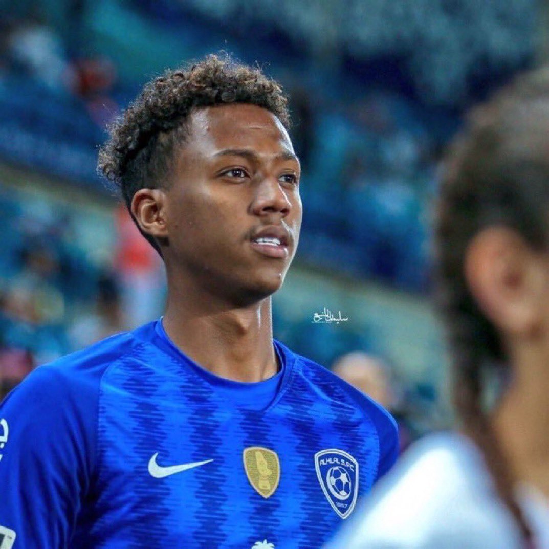 camatho7's tweet image. ناصر الدوسري والتزاماته الدفاعيه ودقة تمريراته اليوم هي اللي راح تميل كفية الهلال للفوز 🤝  #الهلال