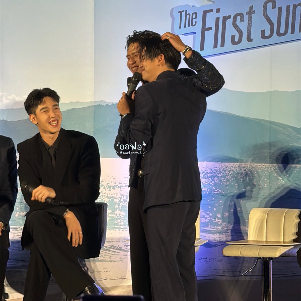 รอยยิ้มผู้ให้ของด้อมวินตังค่ะ

 #ThatSummerSeriesEP1