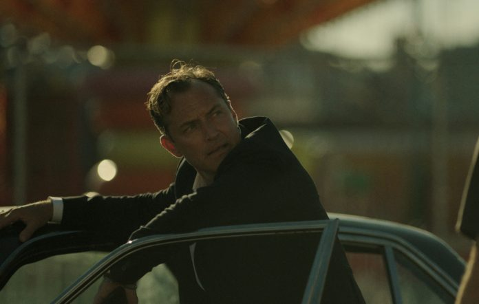 TheBrigitteEdit's tweet photo. Whatever Justin Kurzel is doing with Jude Law to get those performances out of him, I need more of that in the future. 10/10 finale. #BlackRabbit https://t.co/H7eiUqecor