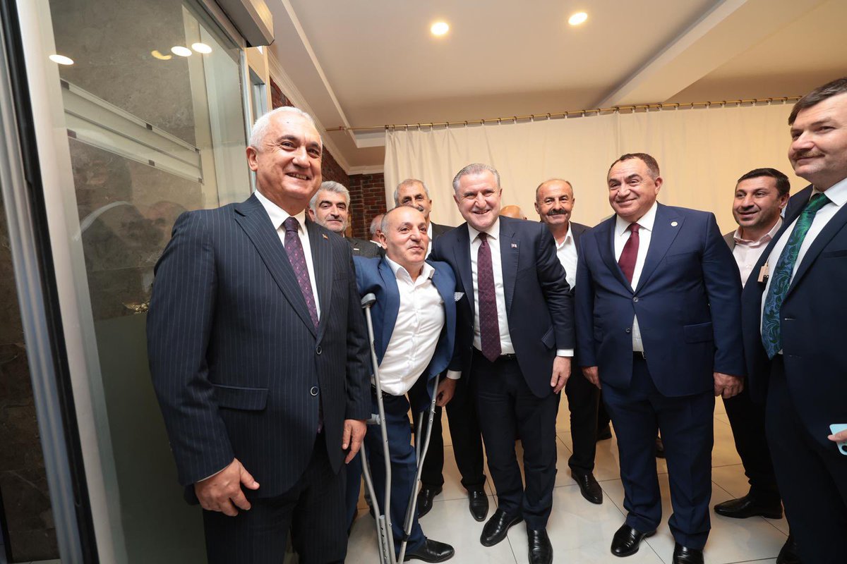 Mehmet Emin Şimşek (@eminsimsekmus) on Twitter photo Gençlik ve Spor Bakanımız Sn <a href="/OA_BAK/">Dr. Osman Aşkın Bak</a> ‘ın teşrifleriyle, Valimiz, Parti Teşkilatımız ve kıymetli STK temsilcilerimizle birlikte Türkiye Yüzyılı vizyonu çerçevesinde önemli bir toplantı gerçekleştirdik.
Muş’umuzda spor kültürünü geliştirmek, gençlerimizi spora yönlendirmek ve Gençlik ve Spor Bakanımız Sn <a href="/OA_BAK/">Dr. Osman Aşkın Bak</a> ‘ın teşrifleriyle, Valimiz, Parti Teşkilatımız ve kıymetli STK temsilcilerimizle birlikte Türkiye Yüzyılı vizyonu çerçevesinde önemli bir toplantı gerçekleştirdik.
Muş’umuzda spor kültürünü geliştirmek, gençlerimizi spora yönlendirmek ve