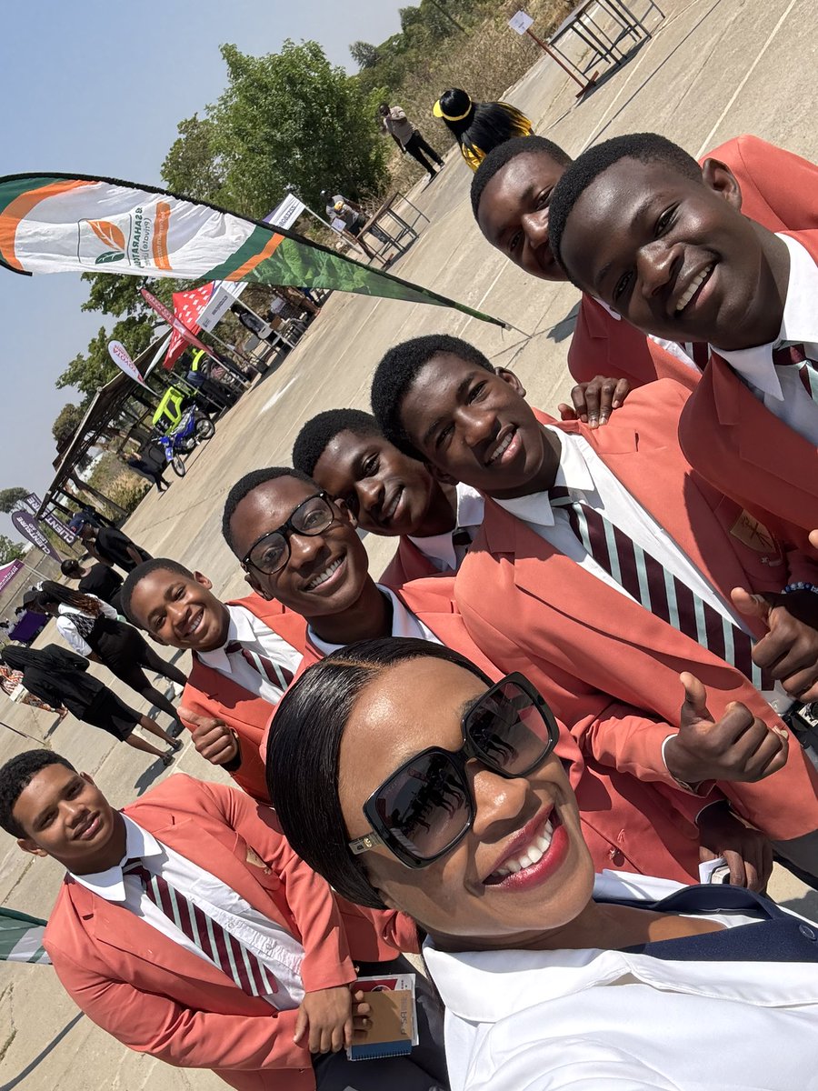 Sicelo Dube The STEMLady tweet media