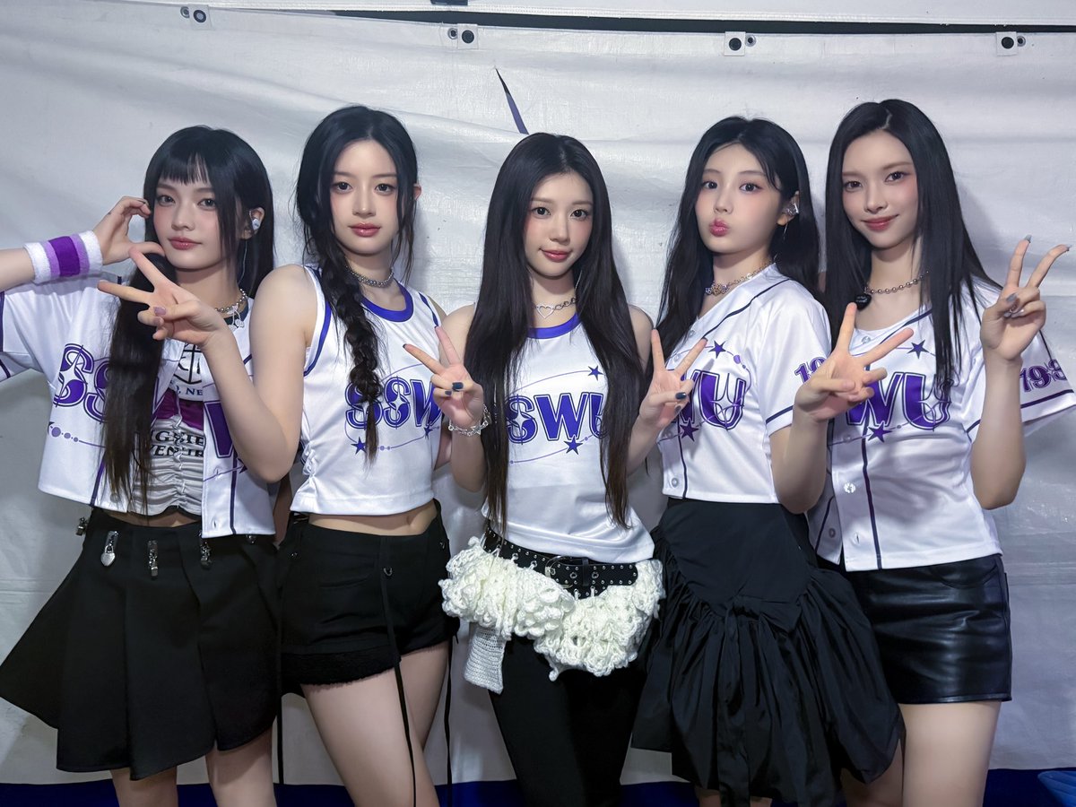 [#DAILY_IT]
성신여대에 아일릿 등장 ଘ(´ 3`)ଓ
빗속에서도 함께 즐겨줘서 고마워요💖

250919 @ 성신여자대학교
#ILLIT #아일릿