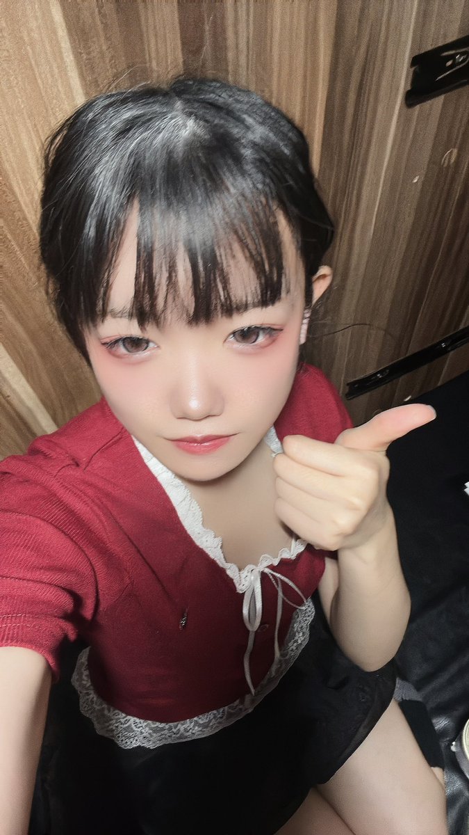 この写真は一人でハイライト消す遊びした時のやつ！
めっちゃ分かりにくいけど、
→ハイライト消えてる？
←消えてないやつ