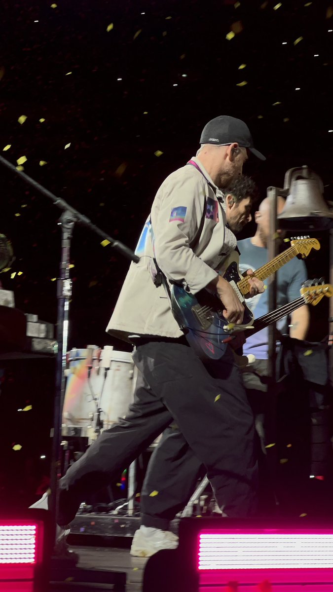 feefil 🦧🌙 tweet media