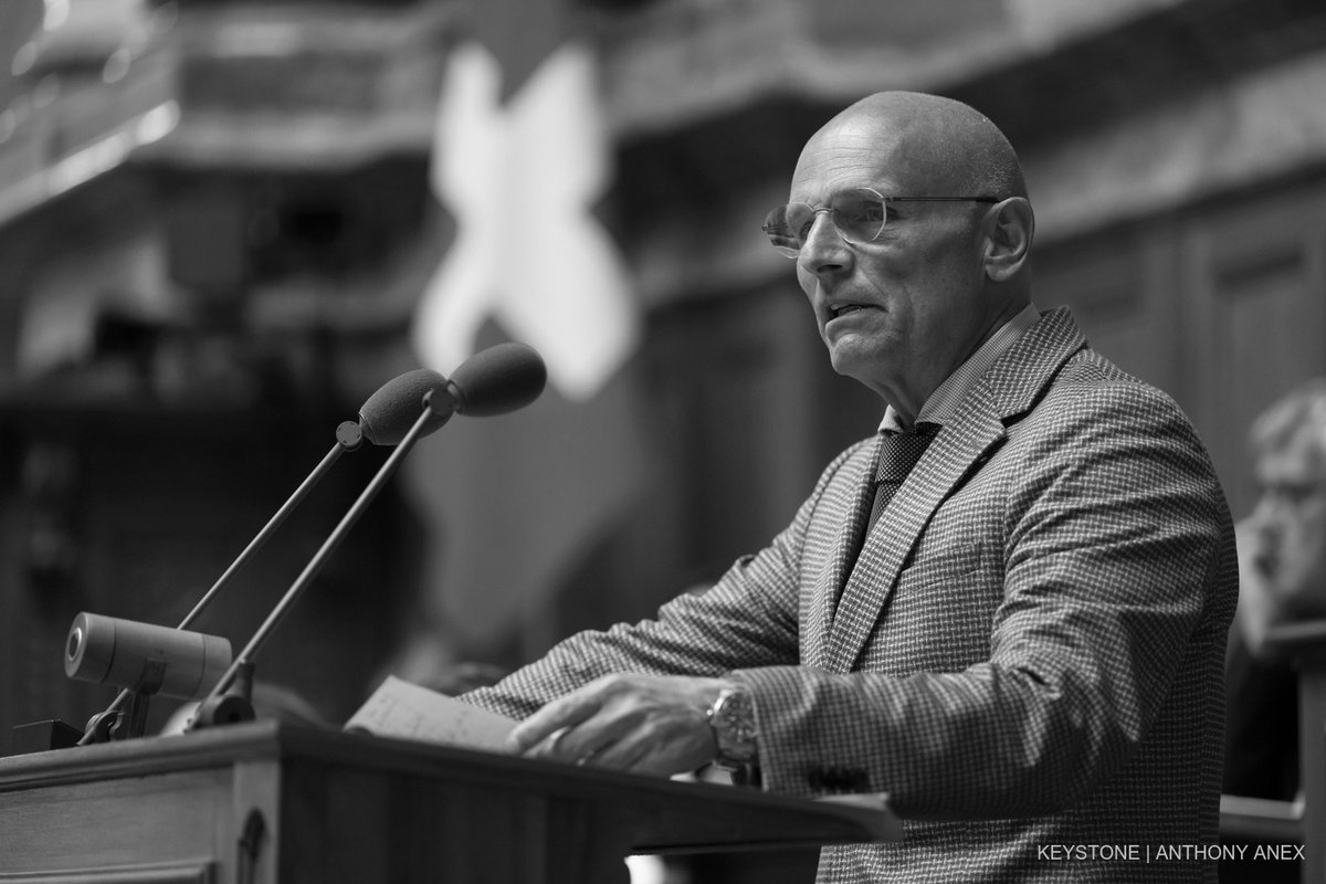 Parl CH (@parlch) on Twitter photo Mit grosser Betroffenheit haben wir vom Tod von Nationalrat Alfred Heer erfahren. Im Namen der Bundesversammlung sprechen Nationalratspräsidentin <a href="/MajaRiniker/">Maja Riniker</a> und Ständeratspräsident <a href="/AndreaCaroniAR/">Andrea Caroni</a> seiner Familie, seinen Hinterbliebenen und seinen Weggefährten ihr tiefes Mit grosser Betroffenheit haben wir vom Tod von Nationalrat Alfred Heer erfahren. Im Namen der Bundesversammlung sprechen Nationalratspräsidentin <a href="/MajaRiniker/">Maja Riniker</a> und Ständeratspräsident <a href="/AndreaCaroniAR/">Andrea Caroni</a> seiner Familie, seinen Hinterbliebenen und seinen Weggefährten ihr tiefes
