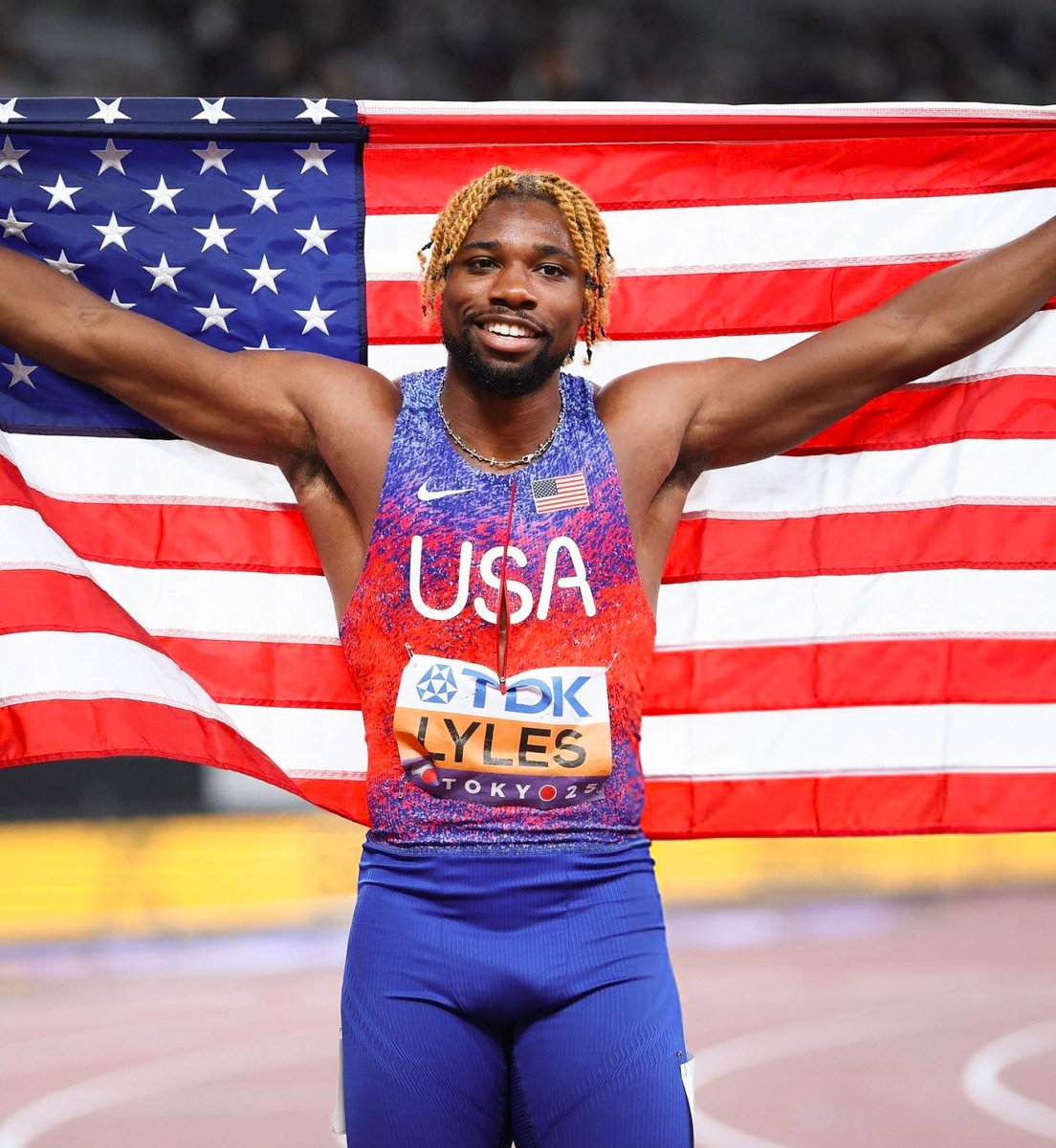 JoySportsGH's tweet image. Noah Lyles 🇺🇸 defended his title in the men's 200 meters at the World Championships in a time of 19.52s.

Kenny Bednarek 🇺🇸 secured second place with a time of 19.58s, while Bryan Levell 🇯🇲 claimed third place in 19.64 seconds.

Letsile Tebogo 🇧🇼 - 4th in 19.65s.

#JoySports