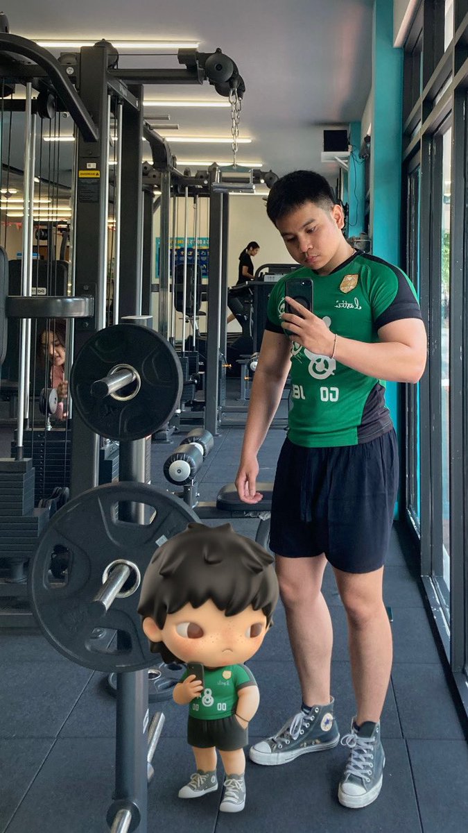 jimyneutron_'s tweet image. Me &amp;amp; my Hirono buddy 🤏