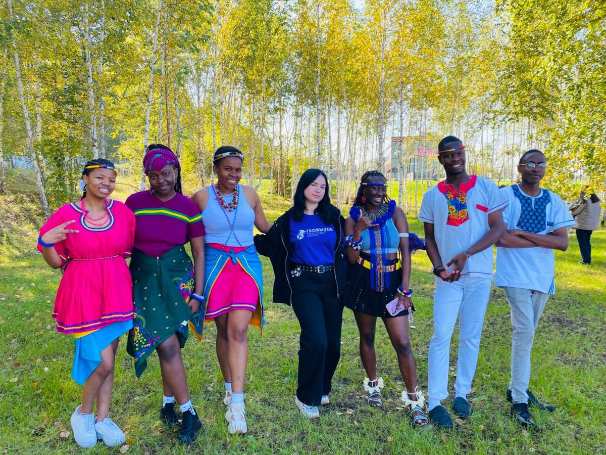 EmbassyofRussia's tweet photo. 🇿🇦👏 Commend #TeamSouthAfrica for your involvement in the III International Geological Championship #GeoChallenge!
The competition took place in Russia’s Ufa on 7-17 Sept 2025 with 38 teams from 16 regions of Russia and 16 other countries participating!
#SouthAfricansInRussia https://t.co/FSMvm5lGAG