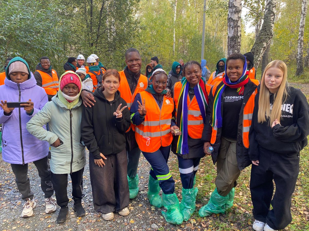 EmbassyofRussia's tweet photo. 🇿🇦👏 Commend #TeamSouthAfrica for your involvement in the III International Geological Championship #GeoChallenge!
The competition took place in Russia’s Ufa on 7-17 Sept 2025 with 38 teams from 16 regions of Russia and 16 other countries participating!
#SouthAfricansInRussia https://t.co/FSMvm5lGAG