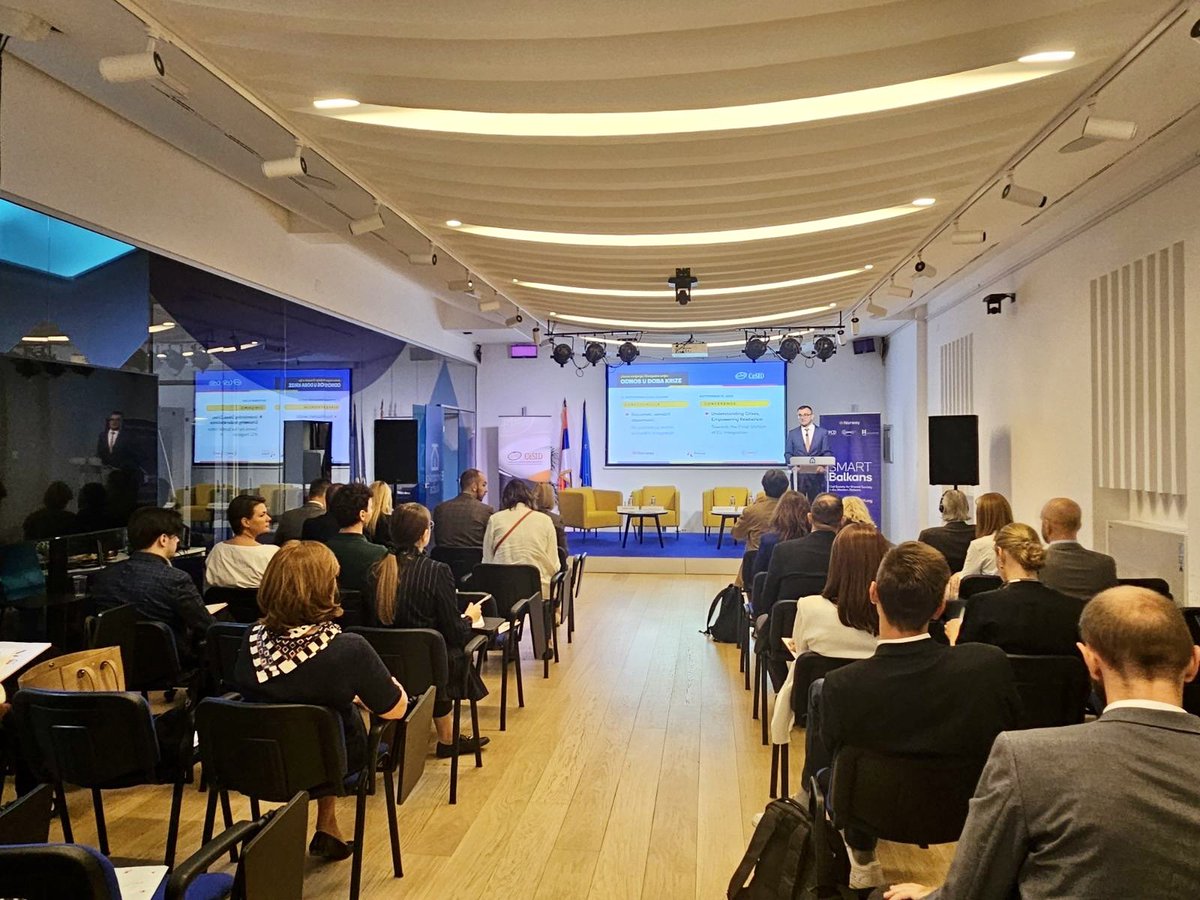 CeSIDBeograd's tweet photo. Danas smo u Evropskoj kući u Beogradu organizovali konferenciju u okviru projekta "Razumeti krize, osnažiti otpornost: ka poslednjoj stanici EU integracija"! https://t.co/TKxeVuzbr8
