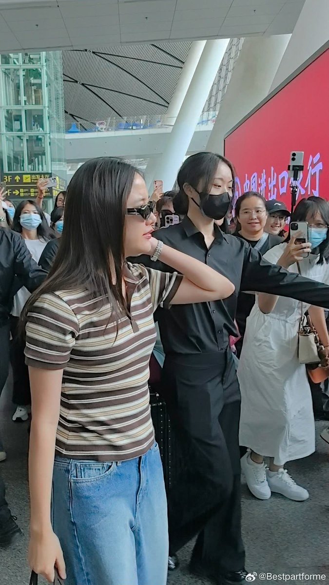 Angelstulipmx's tweet image. Sentí bien bonito al ver la reacción de #Freen al encontrarse con sus fans chinas.
#srchafreen
#FreenFanmeetingInNanning