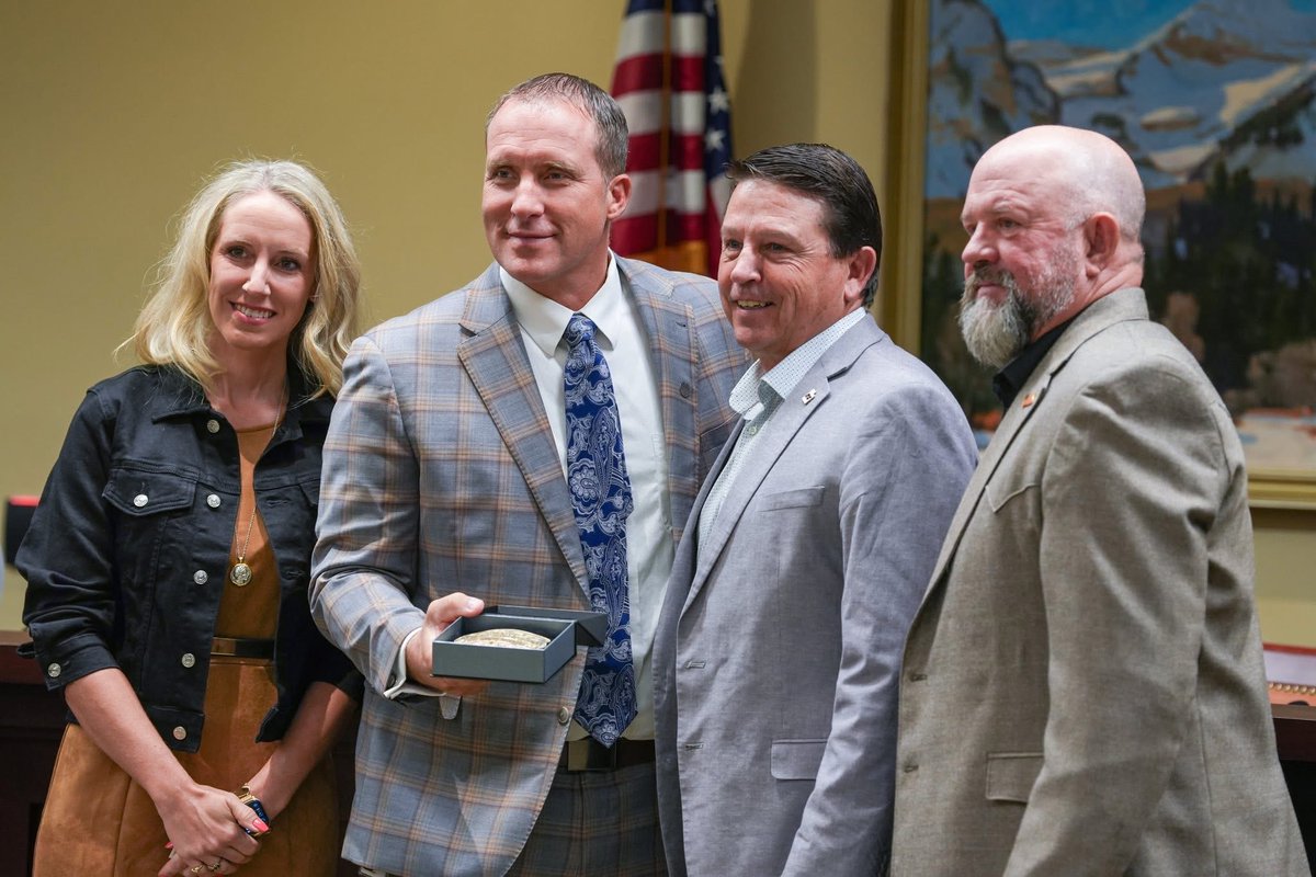 State Director Stan Summers attended the 2025 Rural Champion Awards Breakfast, where he presented awards to this year’s 15 recipients. Since 1990, the Rural Caucus has been a strong voice in Utah, serving as a forum to address the issues that impact rural communities.