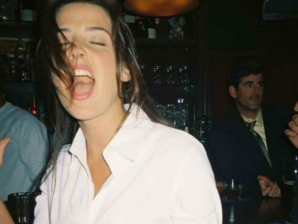 Baswa_'s tweet image. Des gens ne connaissent pas ce groupe d’amis. 

La série a 20 ans aujourd’hui.